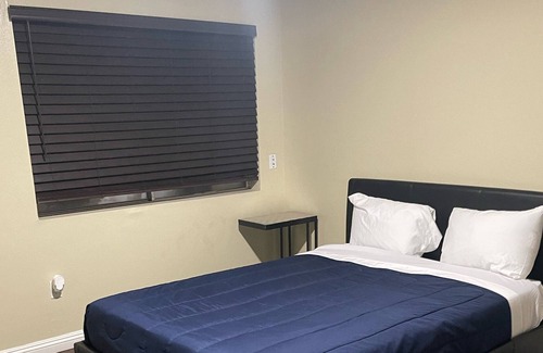 Chinatown Condo | Five minute drive from the strip 15 minutes away to downtown