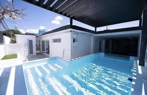 Sabana Abajo House | Five-Minute Elegance: New Spacious Home with Pool