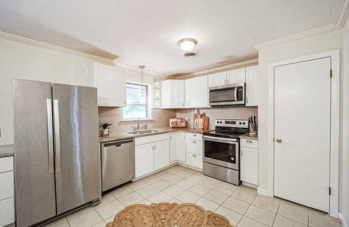 Alvin House | Five Oaks Farmhouse ~ Charming Country Cottage