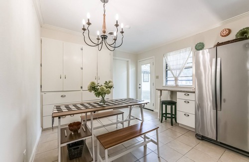 Alvin House | Five Oaks Farmhouse ~ Charming Country Cottage