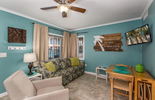 Bay Esplanade House | Five Palms Suite 106 - Daily - Weekly - Monthly