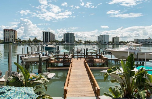 Bay Esplanade House | Five Palms Suite 108 - Daily - Weekly - Monthly