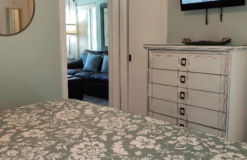 Bay Esplanade House | Five Palms Suite 108 - Daily - Weekly - Monthly