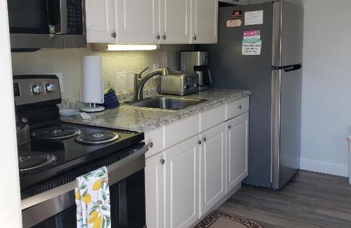 Bay Esplanade House | Five Palms Suite 203 - Daily - Weekly - Monthly