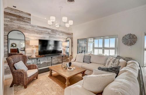 Englewood House | Five Palms