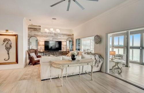 Englewood House | Five Palms
