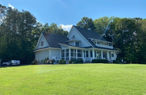 Bracey House | Five Pines Retreat Lake Gaston SPECTACULAR WATERFRONT