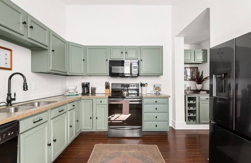 East End House | Five Points Jewel Charming 100-Year-Old Cottage, Walk to Eastside Hotspots