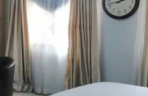 Lagos Cabin | Five star room in a Mansion, 24hr power