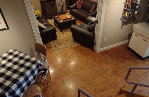 Emsworth House | FIVE STARS! For SPORTS, THEATER, STADIUMS, CASINO, RESERVED PARKING, A/C COMFORT