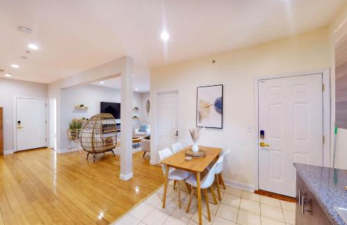 Wellington Hill Apartment | Five75 Lux BOS - Boho Chic