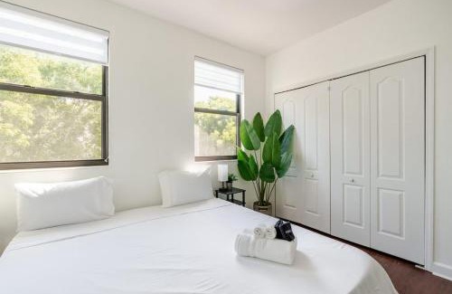 Tamiami House | FL1 House NEW Miami Oasis Game Room & Firepit