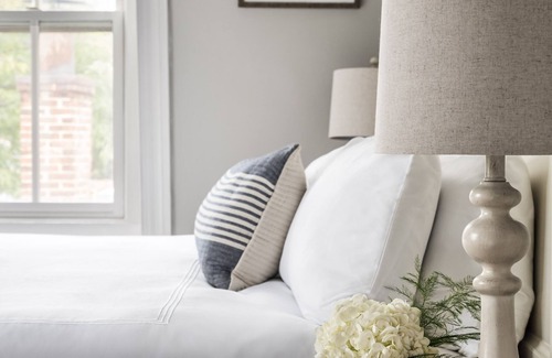 Historic District Bed & Breakfast | Flag House Inn