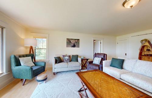 Phelps House | Flagpole Point