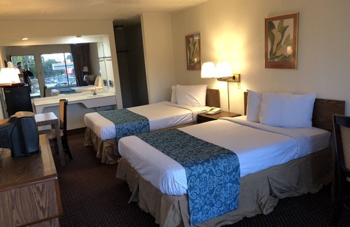 Petersburg Hotel | Flagship Inn