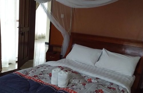 Bushenyi Hotel | Flagship Piazza Hotel - Hostel