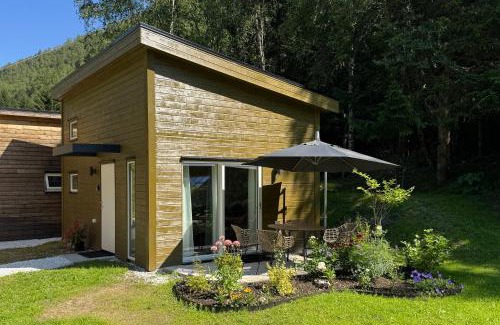 Flam Ski Chalet | Flåm Tinyhouse with a Waterfall View