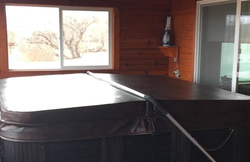 Manila Cabin | Flaming Gorge Nieds Lodging