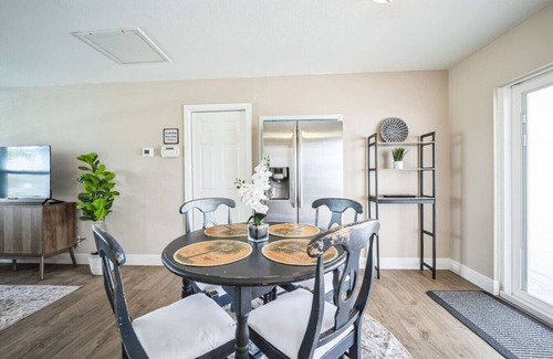 Apollo Beach House | Flamingo Cove: Pool & Relax!