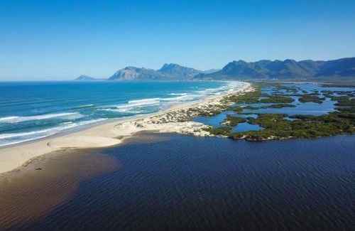 Fisherhaven House | Flamingo Haven