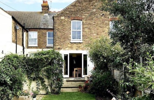 Whitstable House | Flamingo House