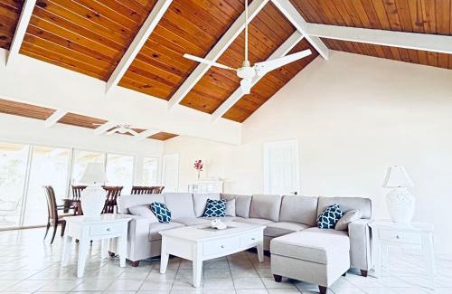 Discovery Bay House | Flamingo House - Turks & Caicos