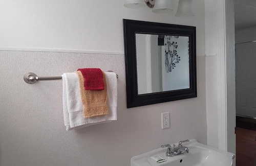 East Kootenay Hotel | Flamingo Motel