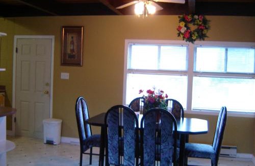 Okanagan-Similkameen Hotel | Flamingo Motel