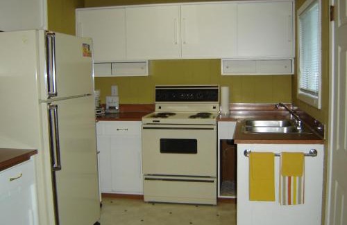 Okanagan-Similkameen Hotel | Flamingo Motel