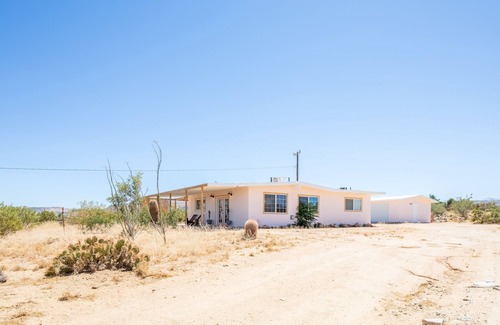 Yucca Valley House | Flamingo Ranch - Dreamy Desert Design With Hot Tub 2 Bedroom Home by RedAwning