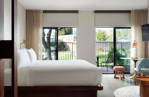 Montgomery Village Hotel | Flamingo Resort & Spa Santa Rosa Sonoma, Tapestry by Hilton