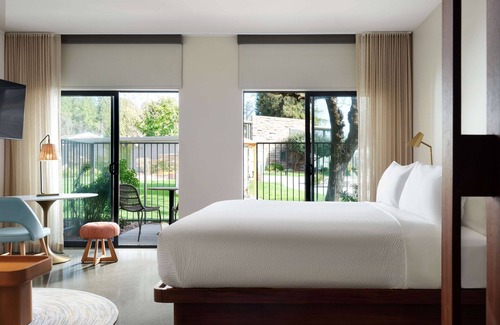 Montgomery Village Hotel | Flamingo Resort & Spa Santa Rosa Sonoma, Tapestry by Hilton