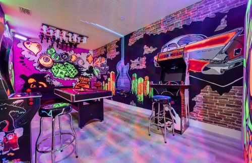 Richmond West House | Flamingo's Resort