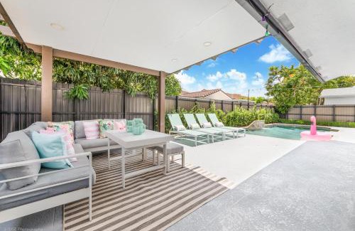 Richmond West House | Flamingo's Resort