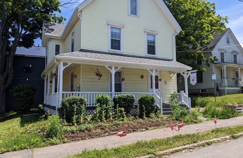 Wolfville Apartment | Flamingo Suite (Downtown Wolfville)