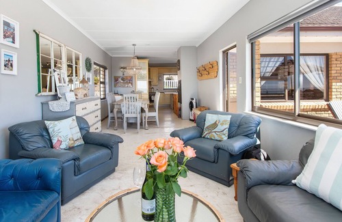 Yzerfontein House | Flamingo Uitsig 17 - Four Bedroom House, Sleeps 8