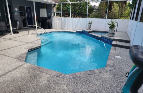 Grand Oaks House | Flash Sale! Flexible Booking Heated Pool & Spa Memory Lane Getaway