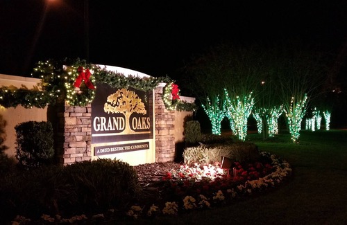 Grand Oaks House | Flash Sale! Flexible Booking Heated Pool & Spa Memory Lane Getaway