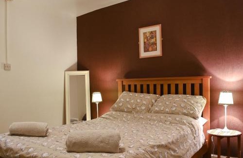 Lowestoft House | Flat 1 Garden View - Ukc4221