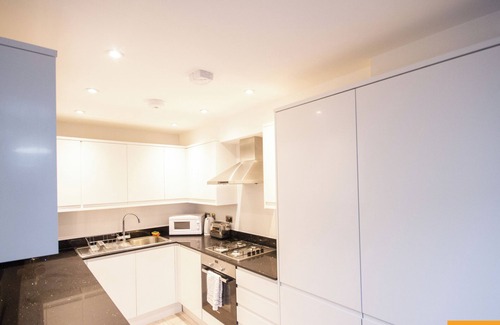 Yiewsley Apartment | Flat 1, Holden Court