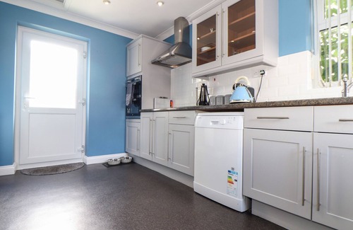St Merryn Cottage | FLAT 1 NILES PLACE, pet friendly, with a garden in St Merryn
