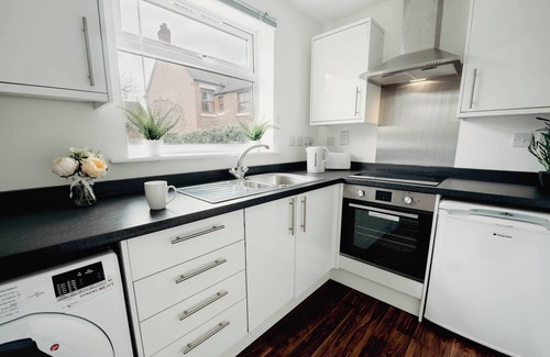 Hinckley Apartment | Flat 10 Ideal 2 Bed Ground Floor Flat With Free Parking