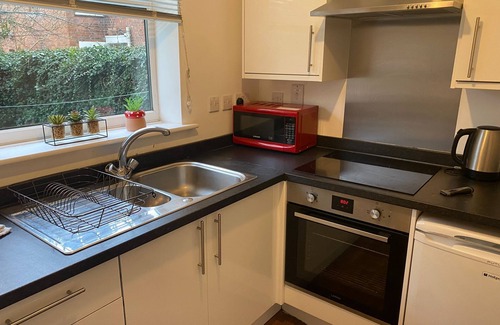 Hinckley Apartment | Flat 10 Ideal 2 Bed Ground Floor Flat With Free Parking