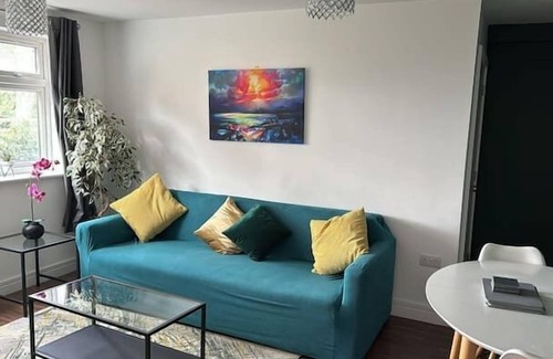 Hinckley Apartment | Flat 10 Ideal 2 Bed Ground Floor Flat With Free Parking