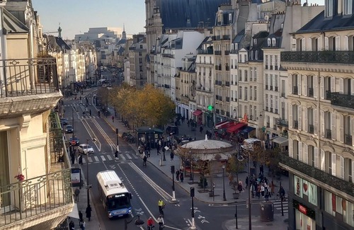 4th Arrondissement Apartment | Flat 100 M2 center of Paris, 6 persons, near metro and bus stations