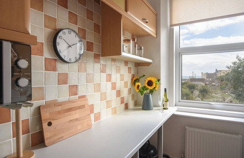 Seaton Cottage | FLAT 2, 10 SEAFIELD ROAD, family friendly in Seaton, Devon