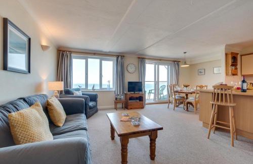 Putsborough Apartment | Flat 24 Clifton Court