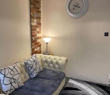 Wokingham Apartment | Flat 3 Meadow View Cozy Getaway