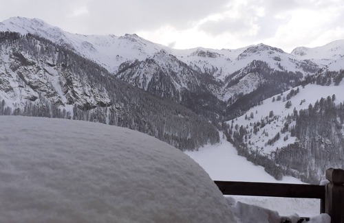 Saint-Veran Apartment | Flat 30m ² 2 people full south with terrace. at 2040 meters.