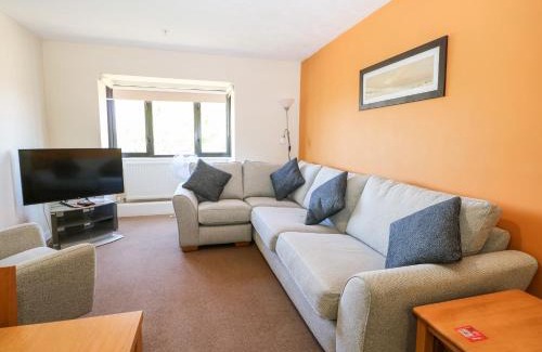 Littlehampton House | Flat 33 - Marine Court